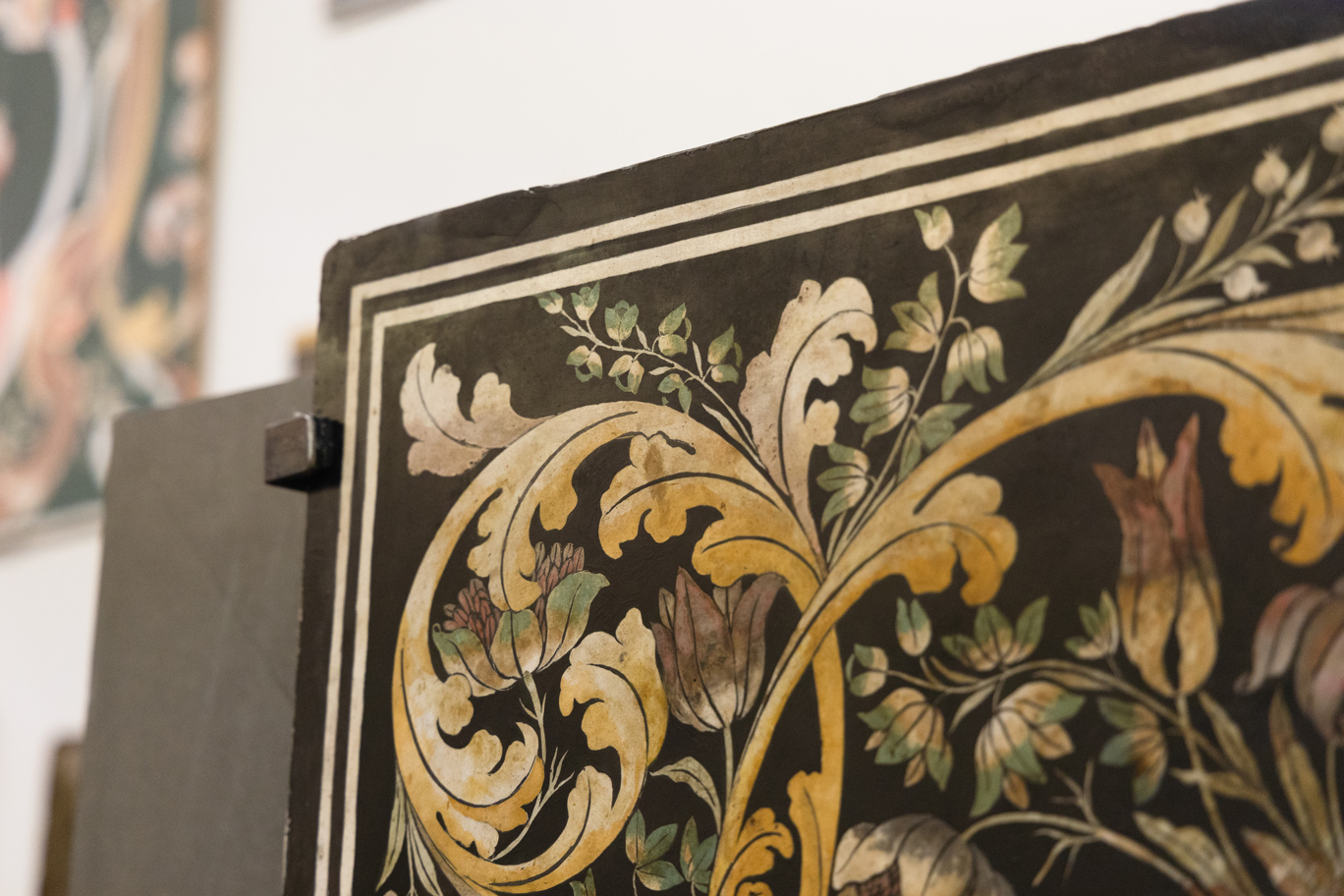 Scatti realizzati durante il progetto "L'Arte della Scagliola nell'Era Digitale". Foto di Athos Arcuri