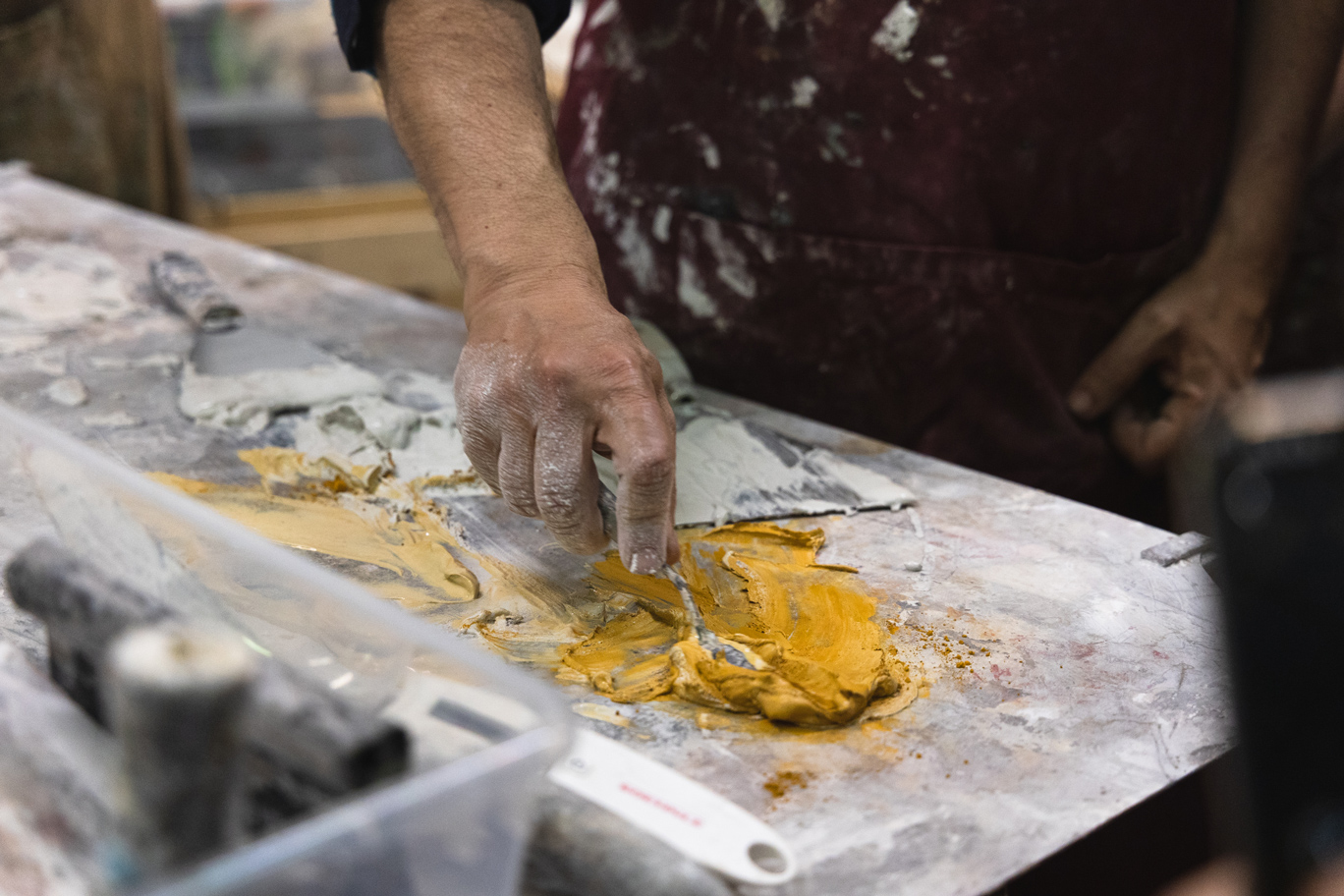 Scatti realizzati durante il progetto "L'Arte della Scagliola nell'Era Digitale". Foto di Athos Arcuri