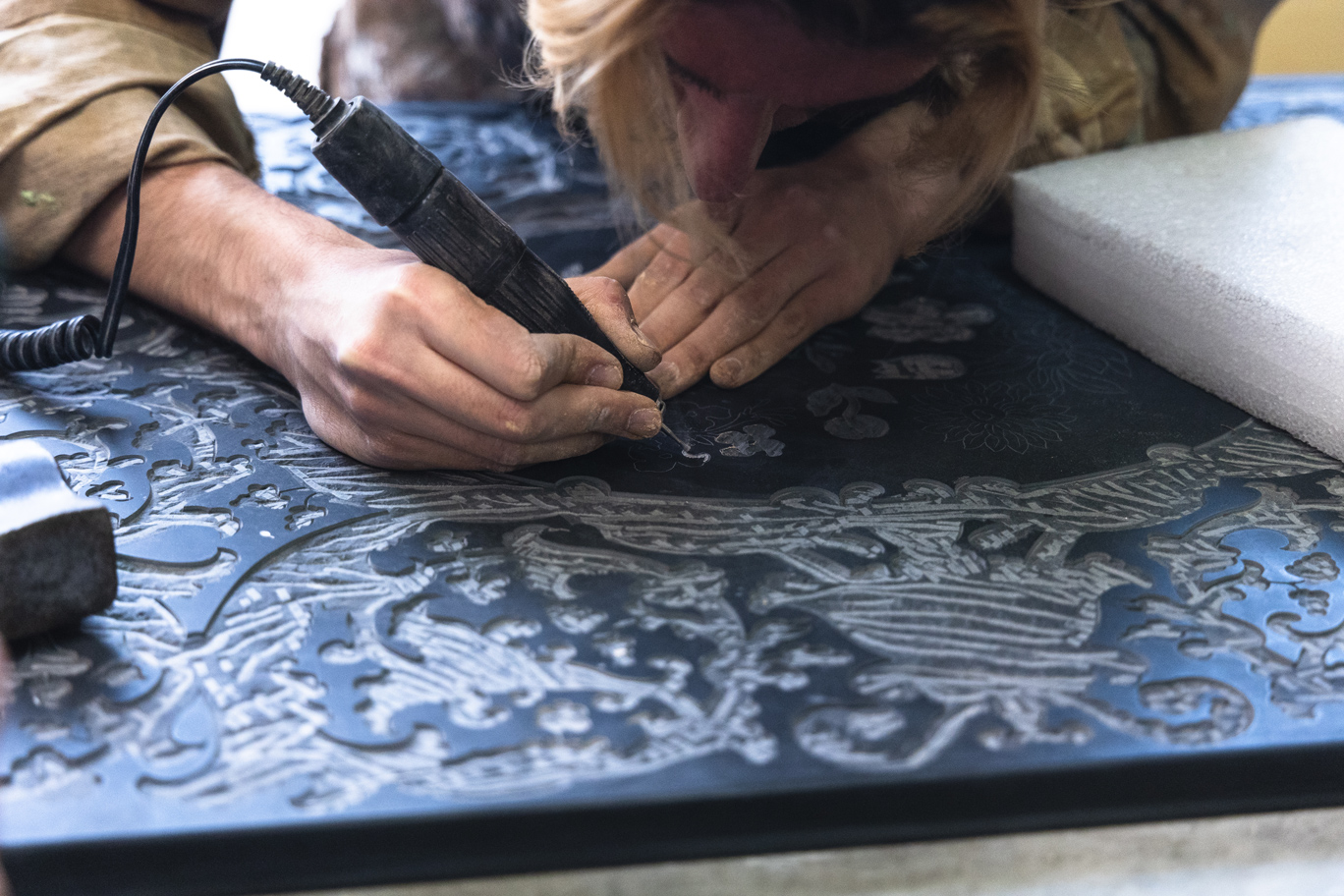 Scatti realizzati durante il progetto "L'Arte della Scagliola nell'Era Digitale". Foto di Athos Arcuri