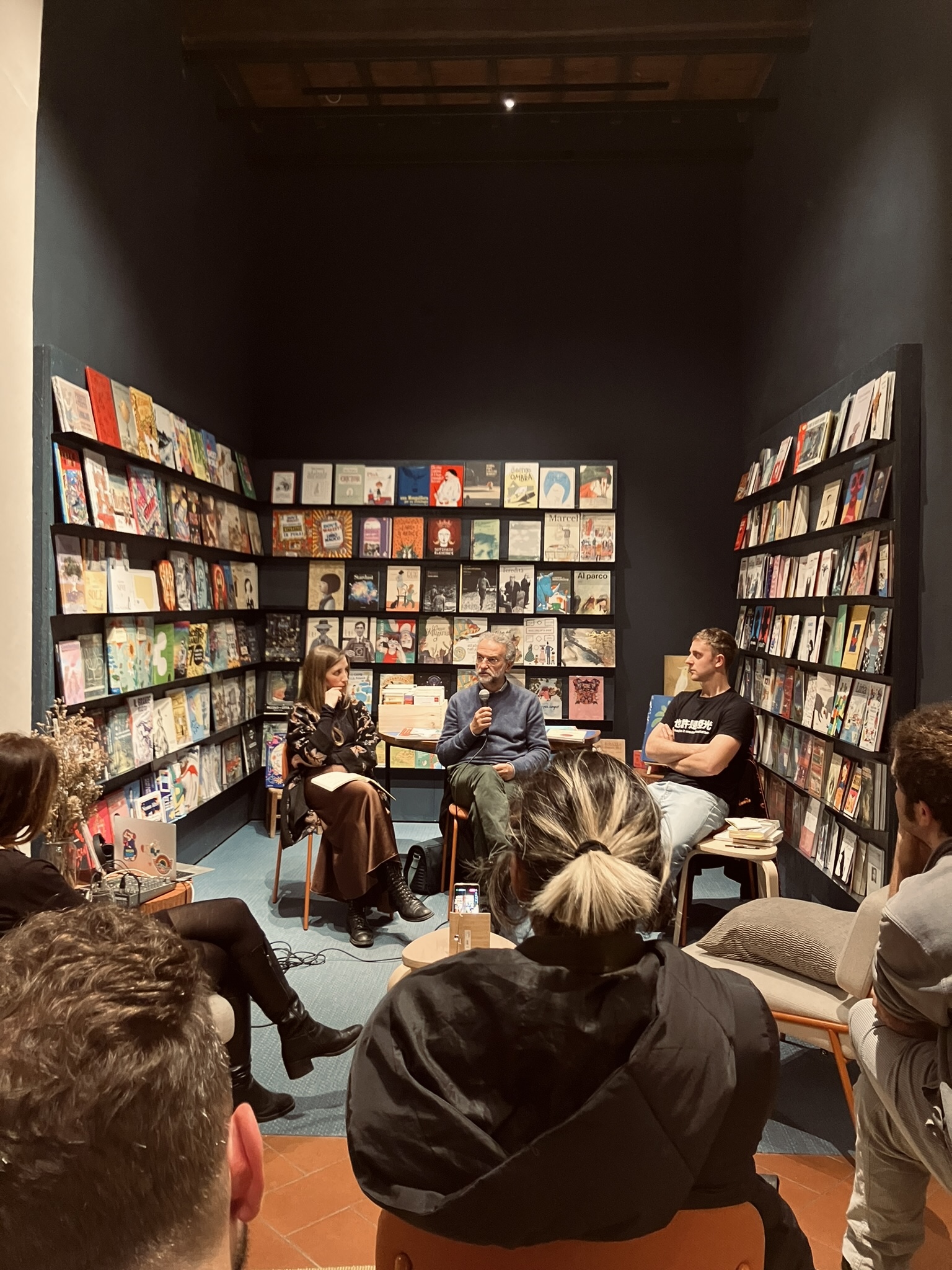 Uno scatto da Leggere l'urbanità Vol.1. Da sinistra verso destra: Asia Neri, Agostino Petrillo, Lorenzo Brunello.