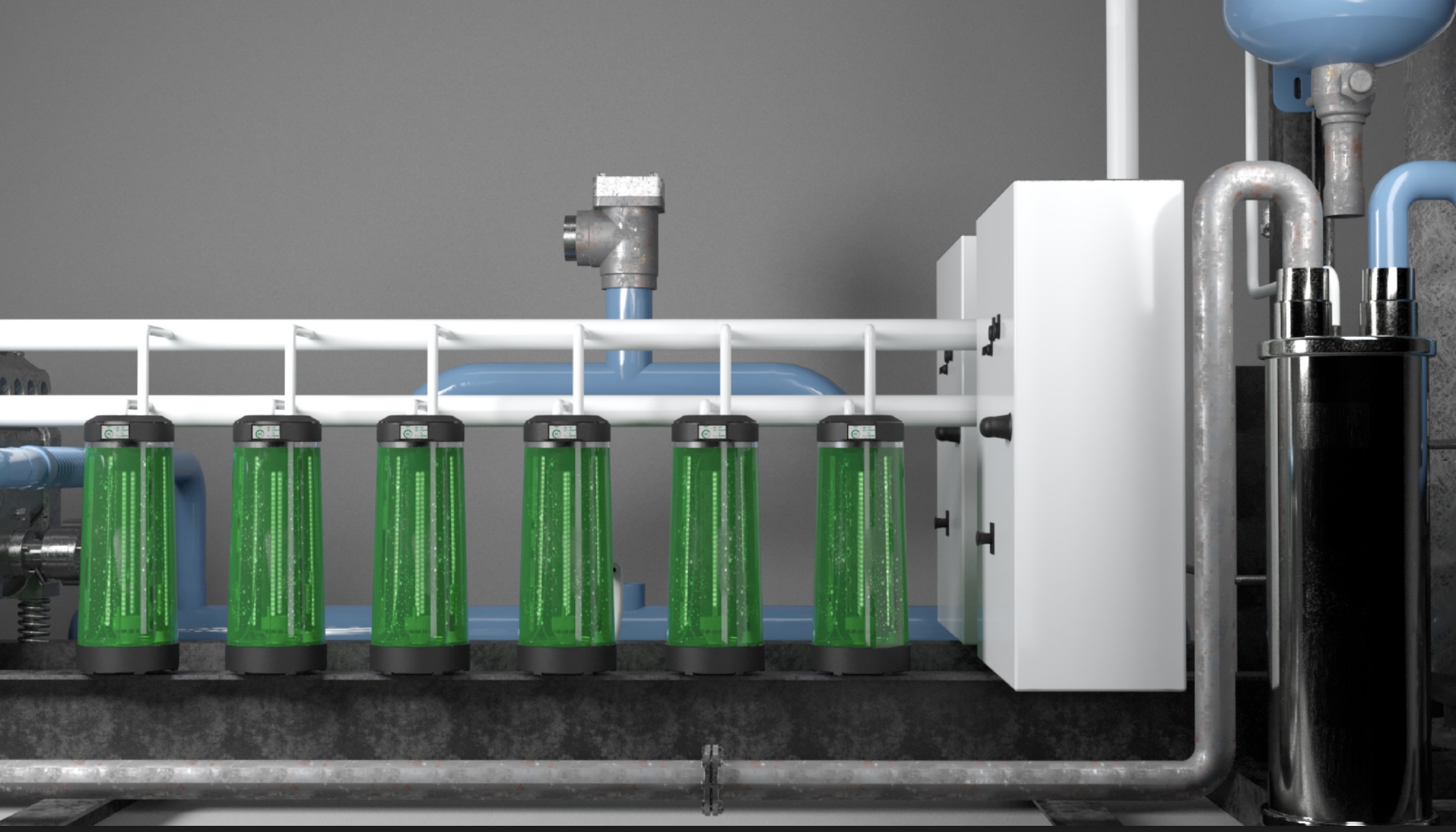 Impianto di filtrazione idrica con tubi bianchi e contenitori cilindrici verdi in ambiente industriale.