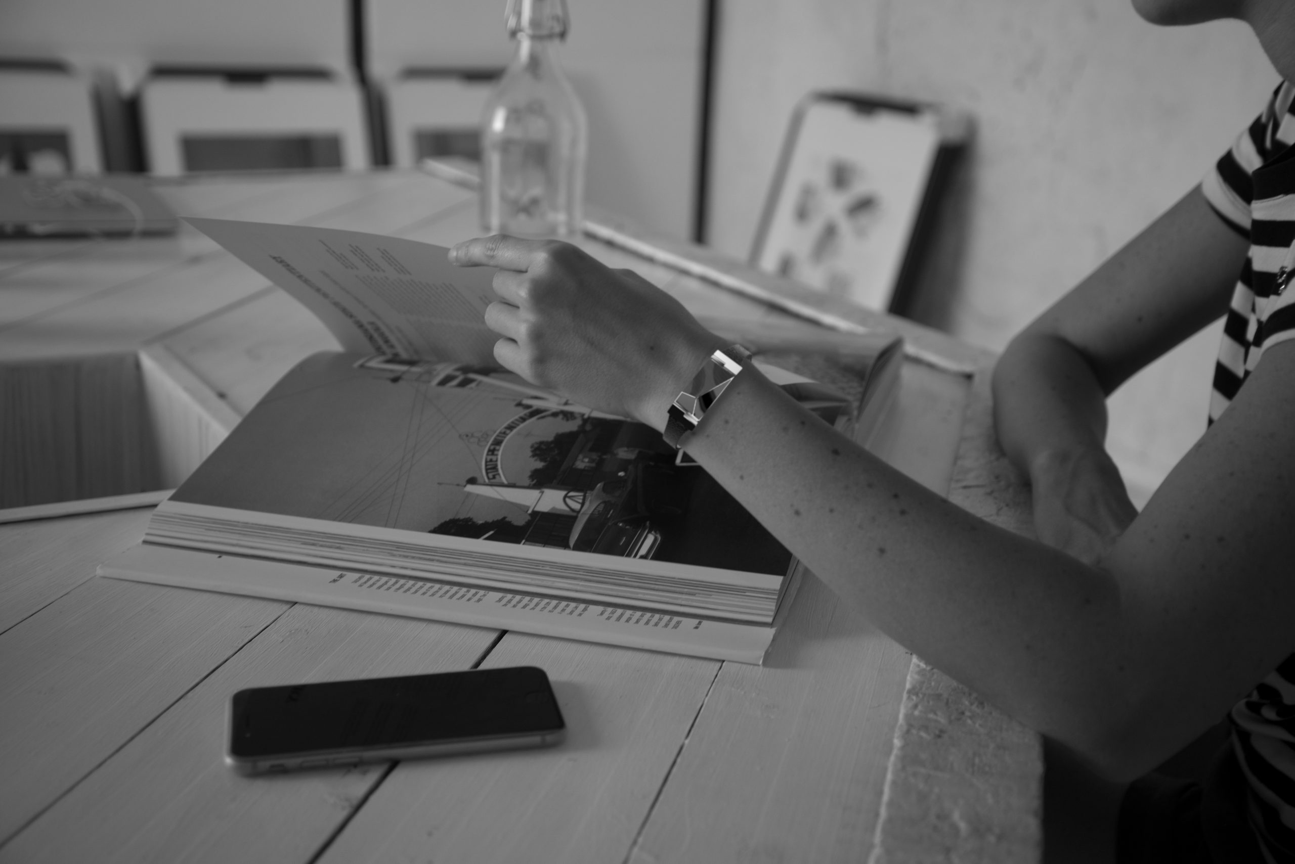 Foto ambientata che mostra uno dei modelli disponibili di REI indossato da una ragazza