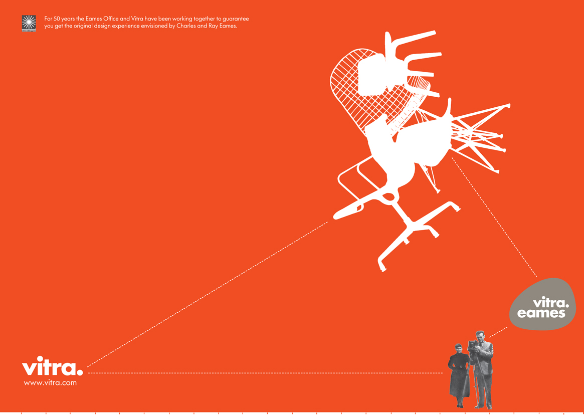 Composizione astratta di mobili Eames su sfondo arancione con logo Vitra.