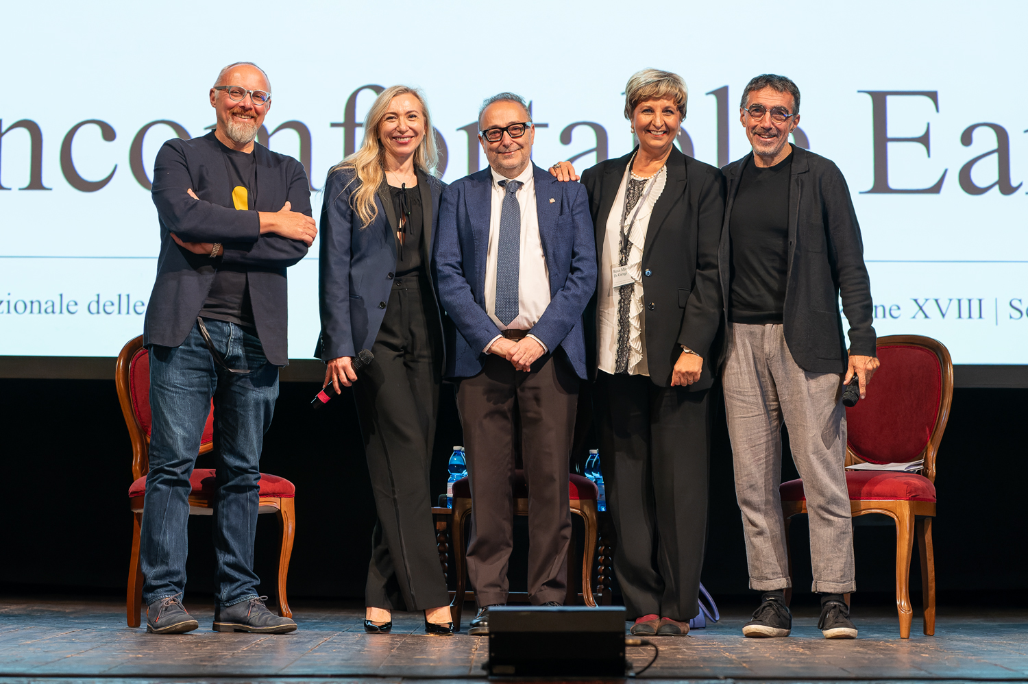 Da sinistra verso destra: Giulio Iacchetti, Arianna Chieli, Francesco Fumelli, Rosa Maria Di Giorgi, Paolo Iabichino – ph. Antonio Viscido
